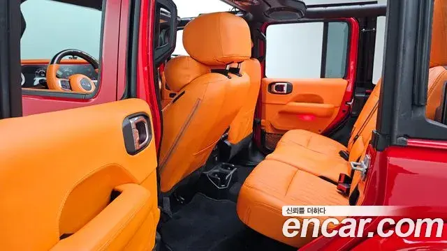 Jeep Wrangler 2023 — Фото 12/20