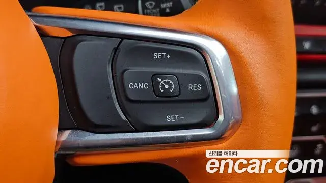 Jeep Wrangler 2023 — Фото 18/20