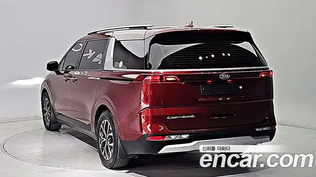 Kia Carnival 2021 — Фото 1/20