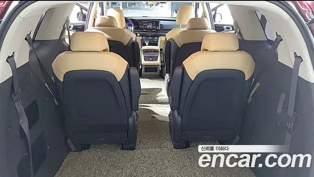Kia Carnival 2021 — Фото 19/20