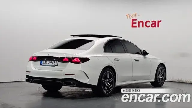 Mercedes-Benz E-Class 2025 — Фото 2/20