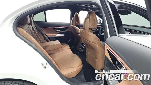 Mercedes-Benz E-Class 2025 — Фото 11/20