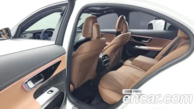 Mercedes-Benz E-Class 2025 — Фото 12/20