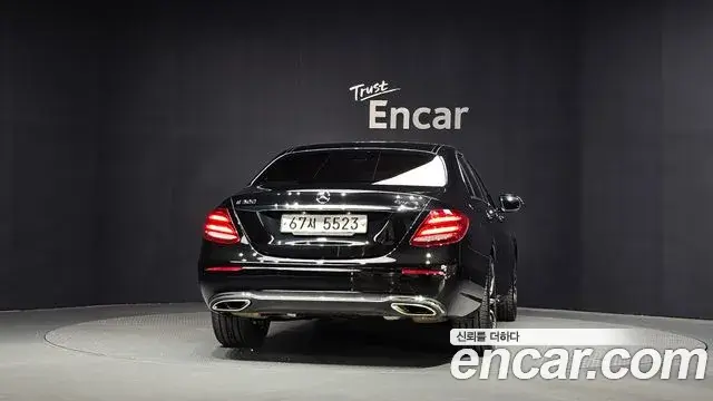 Mercedes-Benz E-Class 2018 — Фото 4/20