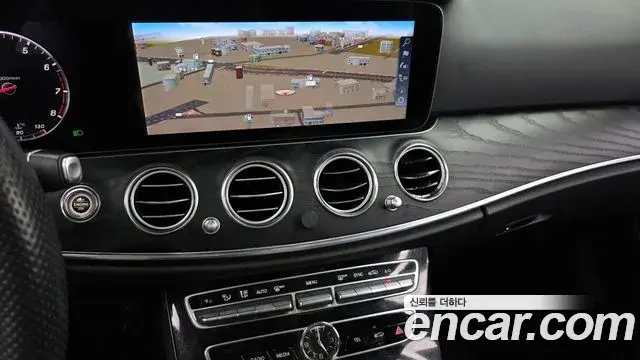 Mercedes-Benz E-Class 2018 — Фото 13/20