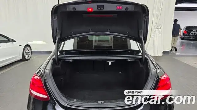 Mercedes-Benz E-Class 2018 — Фото 20/20