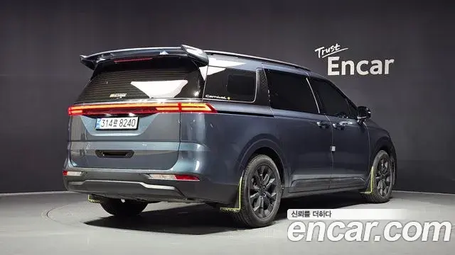 Kia Carnival 2023 — Photo 1/34
