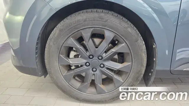 Kia Carnival 2023 — Photo 29/34