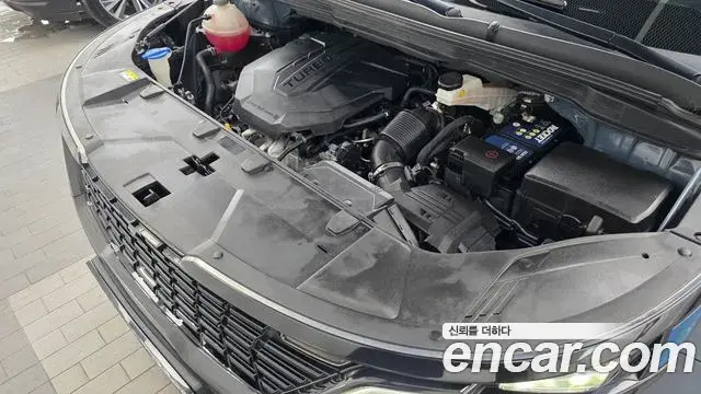 Kia Carnival 2023 — Photo 10/34