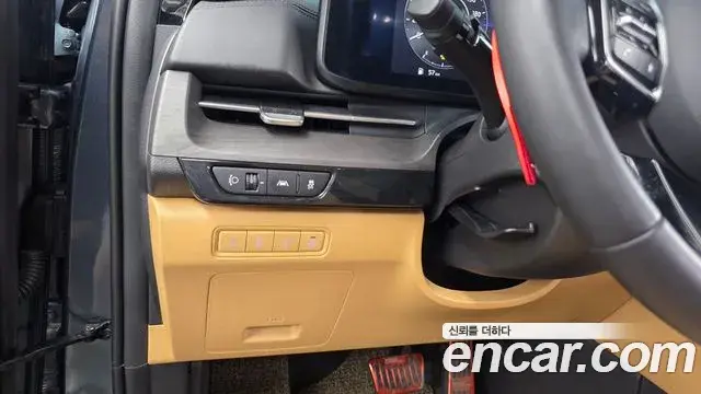 Kia Carnival 2023 — Photo 13/34