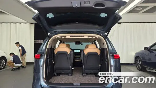 Kia Carnival 2023 — Photo 19/34