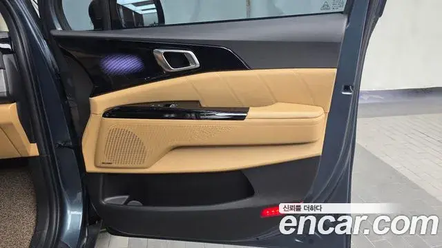 Kia Carnival 2023 — Photo 15/34