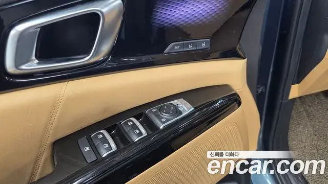 Kia Carnival 2023 — Photo 21/34