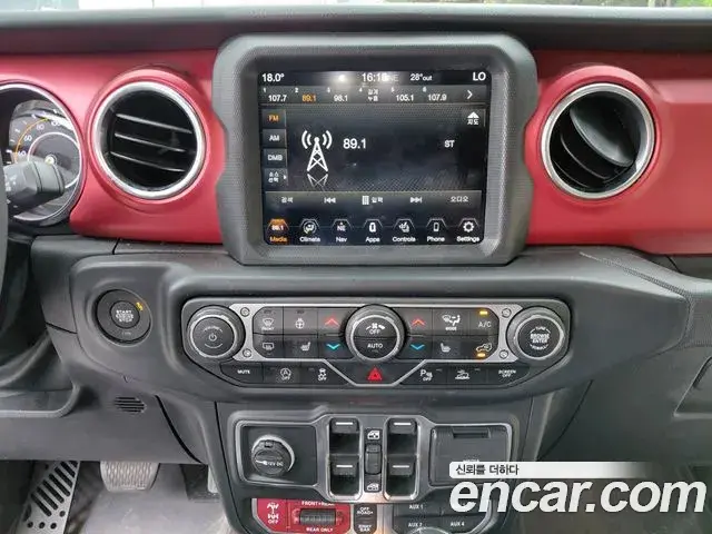 Jeep Gladiator 2023 — Фото 12/20