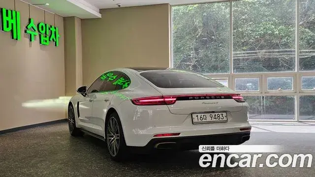 Porsche Panamera 2019 — Фото 2/20