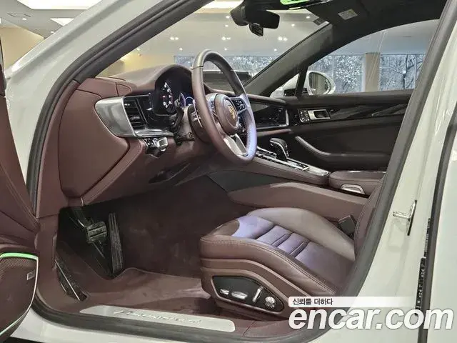 Porsche Panamera 2019 — Фото 11/20