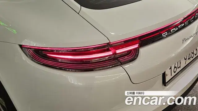 Porsche Panamera 2019 — Фото 16/20