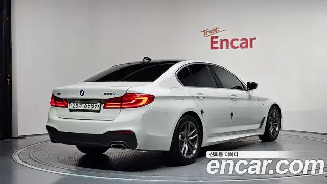 BMW 5 Series 2019 — Фото 2/20