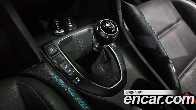 Hyundai Veloster 2019 — Фото 9/20