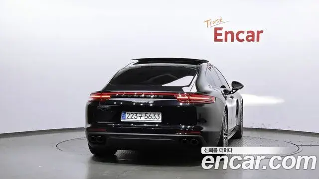 Porsche Panamera 2018 — Фото 4/20