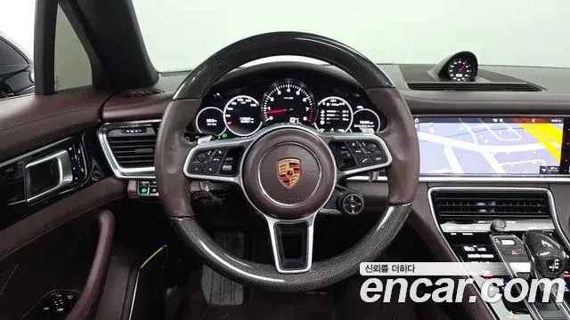 Porsche Panamera 2018 — Фото 12/20