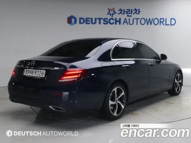 Mercedes-Benz E-Class 2020 — Фото 1/20