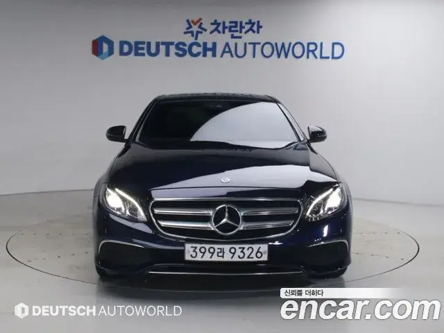 Mercedes-Benz E-Class 2020 — Фото 2/20