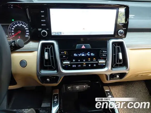 Kia Sorento 2022 — Photo 13/30