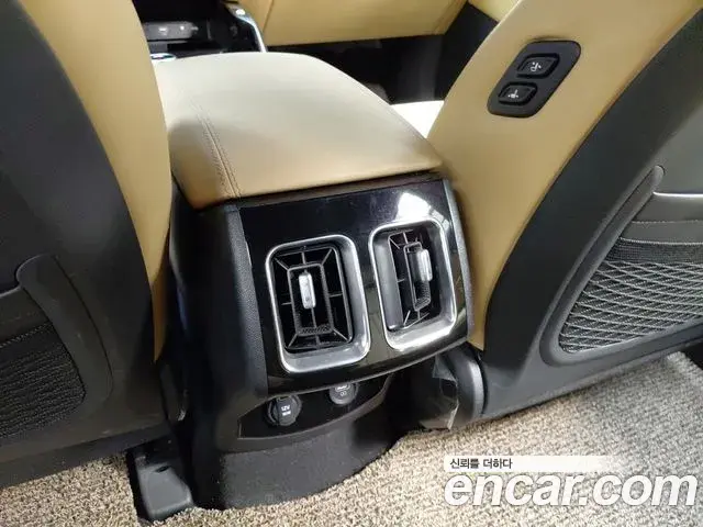 Kia Sorento 2022 — Photo 2/30