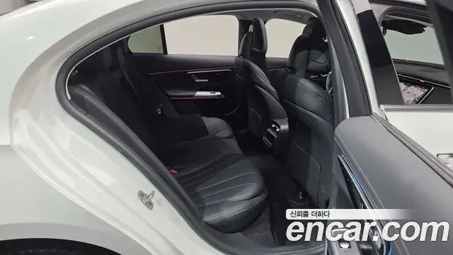 Mercedes-Benz E-Class 2025 — Şəkil 12/20