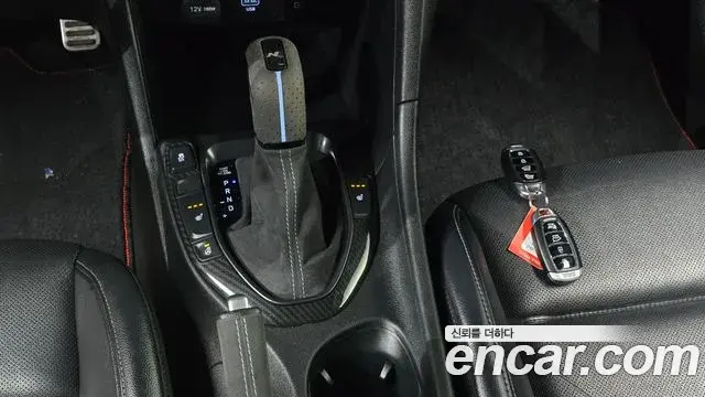Hyundai Veloster 2020 — Фото 8/20