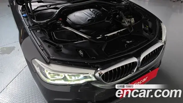 BMW 5 Series 2018 — Фото 6/20