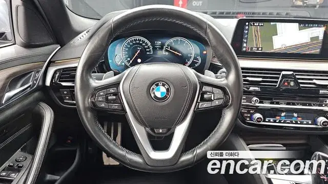 BMW 5 Series 2018 — Фото 13/20