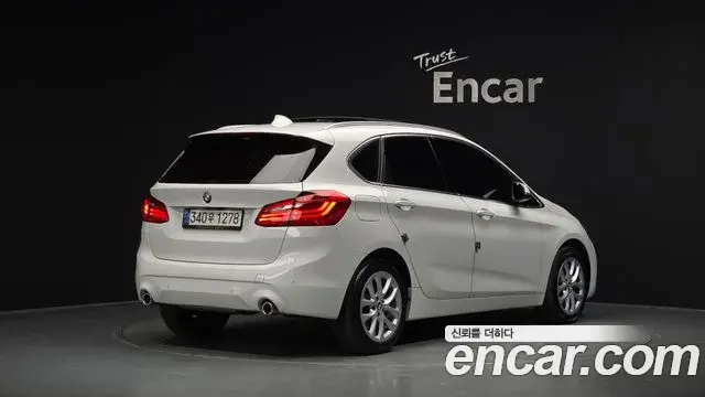 BMW 2 Series Active Tourer 2021 — Фото 2/20