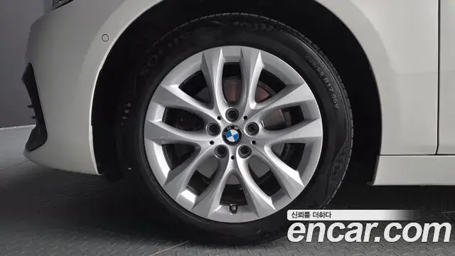 BMW 2 Series Active Tourer 2021 — Фото 5/20