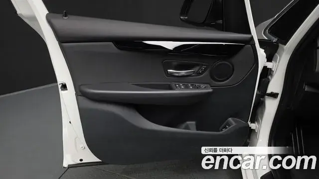 BMW 2 Series Active Tourer 2021 — Photo 16/33