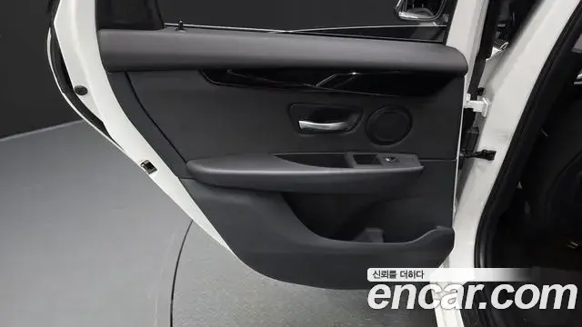 BMW 2 Series Active Tourer 2021 — Photo 33/33