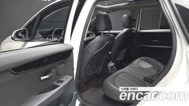 BMW 2 Series Active Tourer 2021 — Photo 11/33