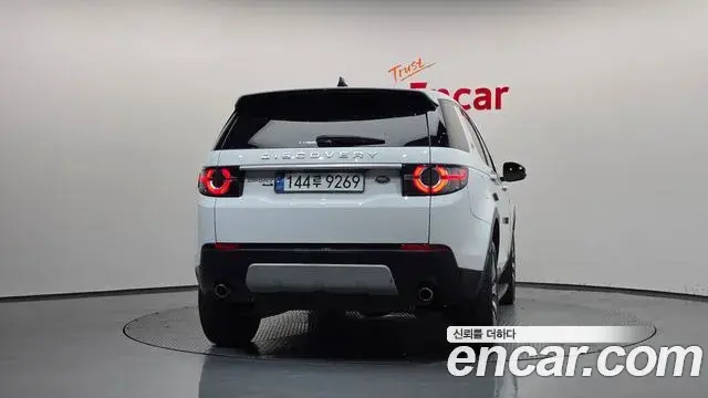 Land Rover Discovery Sport 2019 — ფოტო 17/34