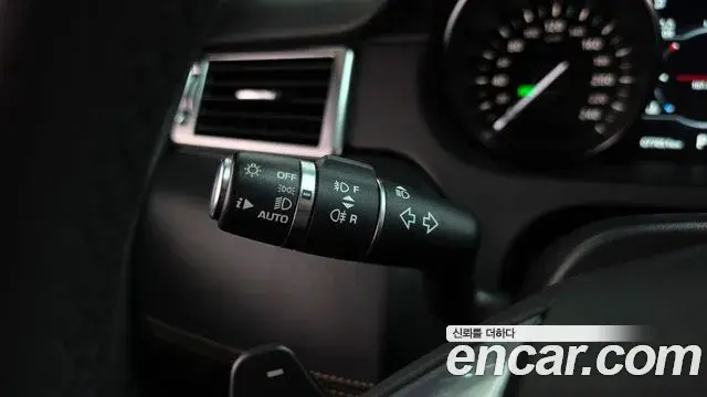 Land Rover Discovery Sport 2019 — ფოტო 24/34