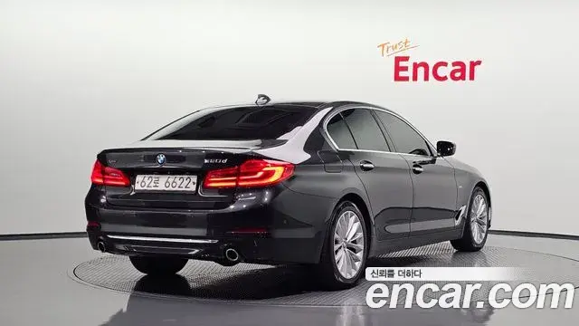 BMW 5 Series 2018 — Фото 2/20