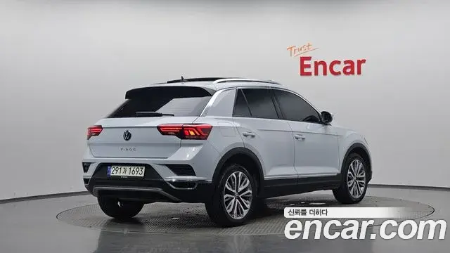 Volkswagen T-Roc 2021 — Photo 35/36