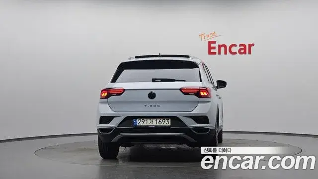 Volkswagen T-Roc 2021 — Photo 6/36