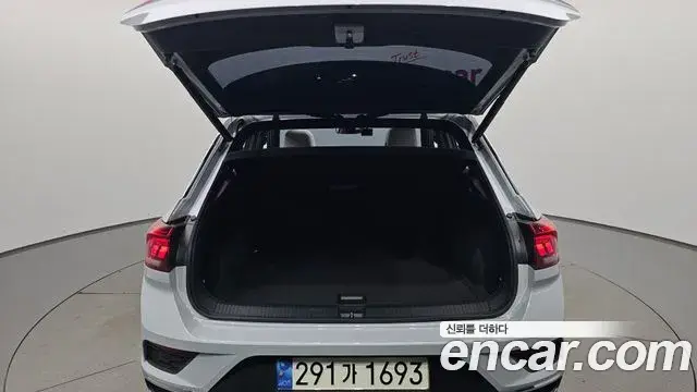 Volkswagen T-Roc 2021 — Photo 14/36