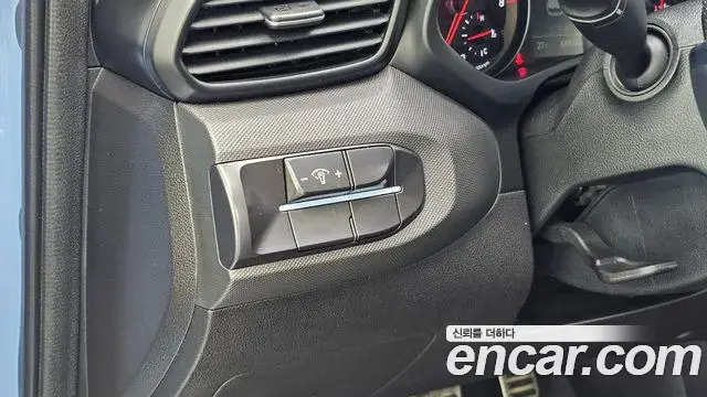 Hyundai Veloster 2021 — Фото 16/20