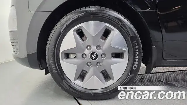 Hyundai Staria 2023 — Фото 5/20