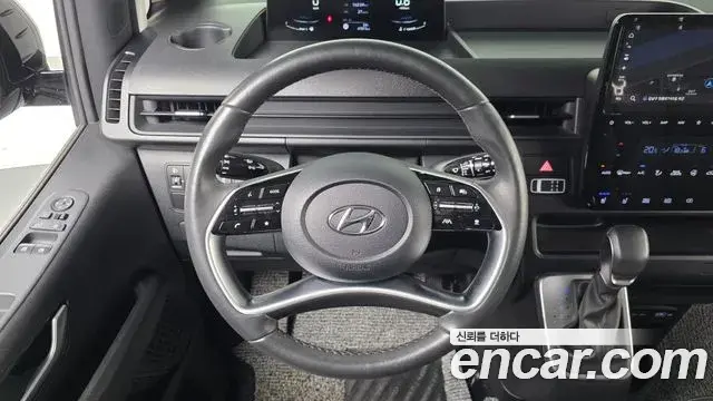 Hyundai Staria 2023 — Фото 13/20