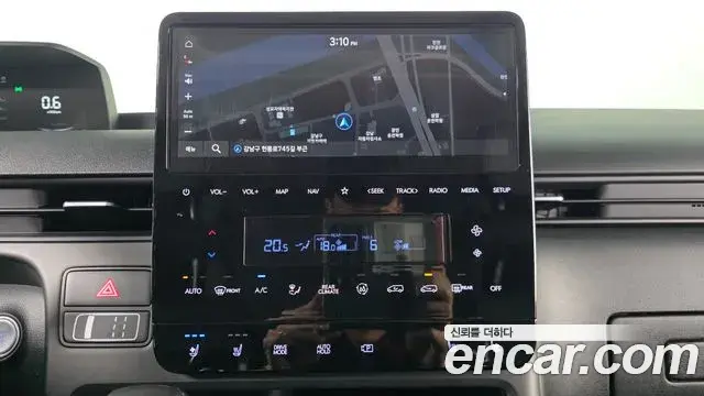 Hyundai Staria 2023 — Фото 14/20