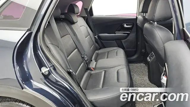 Kia Niro 2020 — Şəkil 8/20