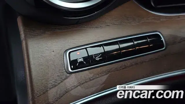 Mercedes-Benz E-Class 2018 — Фото 12/20